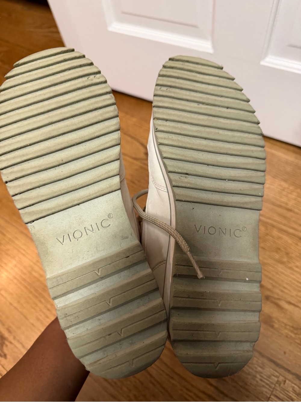 Vionic Women's Tan and White Lace-Up Winter Boots - Picture 5 of 5